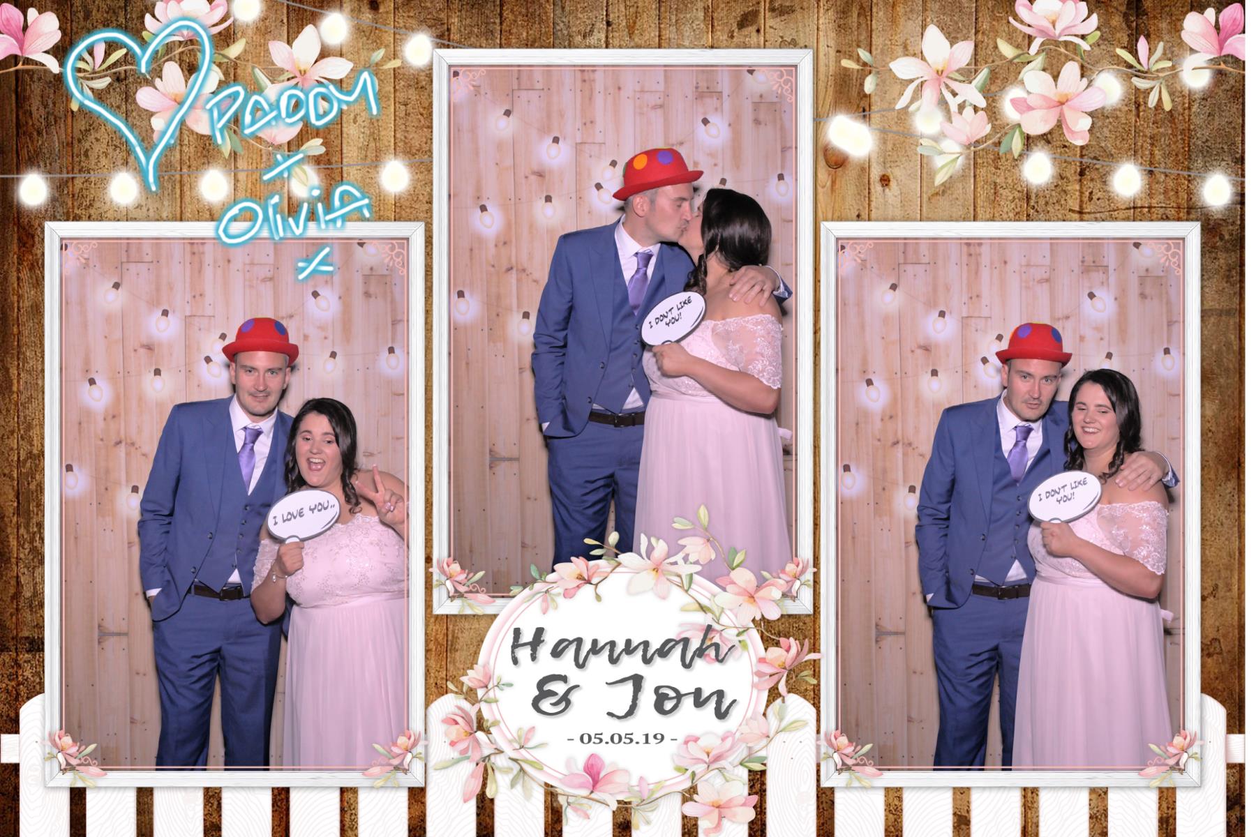 Hannah and Jon | View more photos from the event at gallery.blissbooth.co.uk/u/BlissBooth/Hannah-and-Jon
